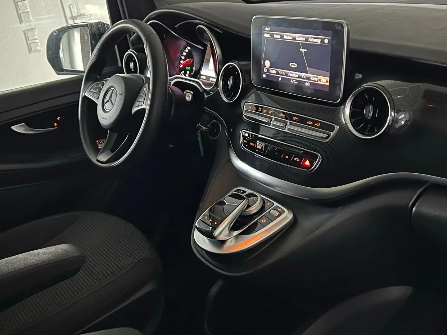 Mercedes-Benz V 250 Aut LANG 190PS/LED/KLIMAAUT./NAVI/7-SITZER Grau - 2