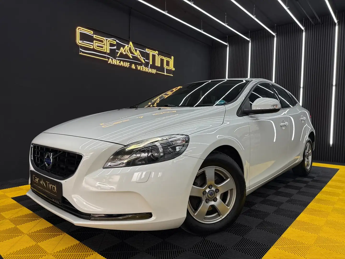 Volvo V40 You! Weiß - 1