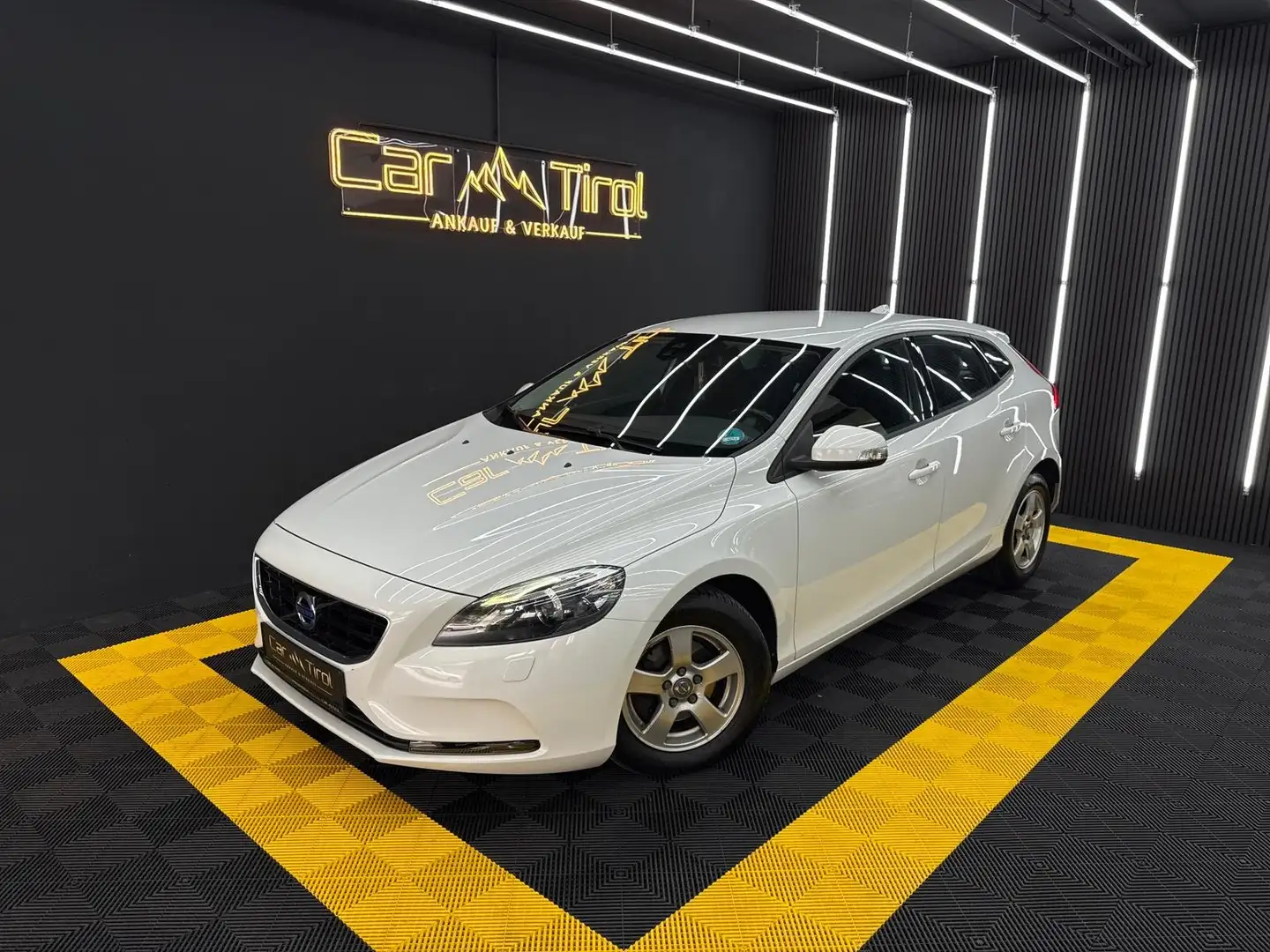 Volvo V40 You! Weiß - 2