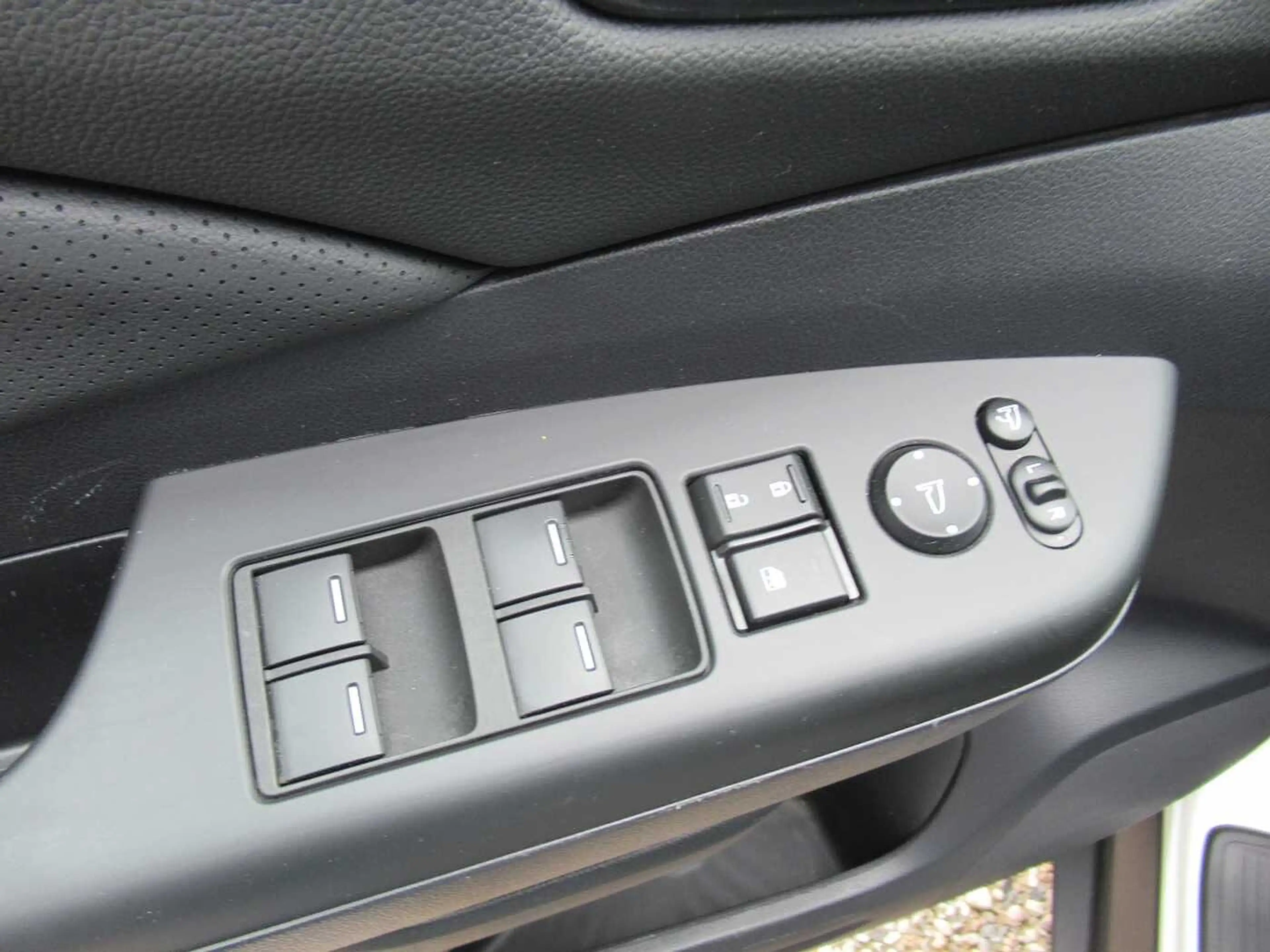 Honda CR-V 2.0i-VTEC 4WD — photo 11