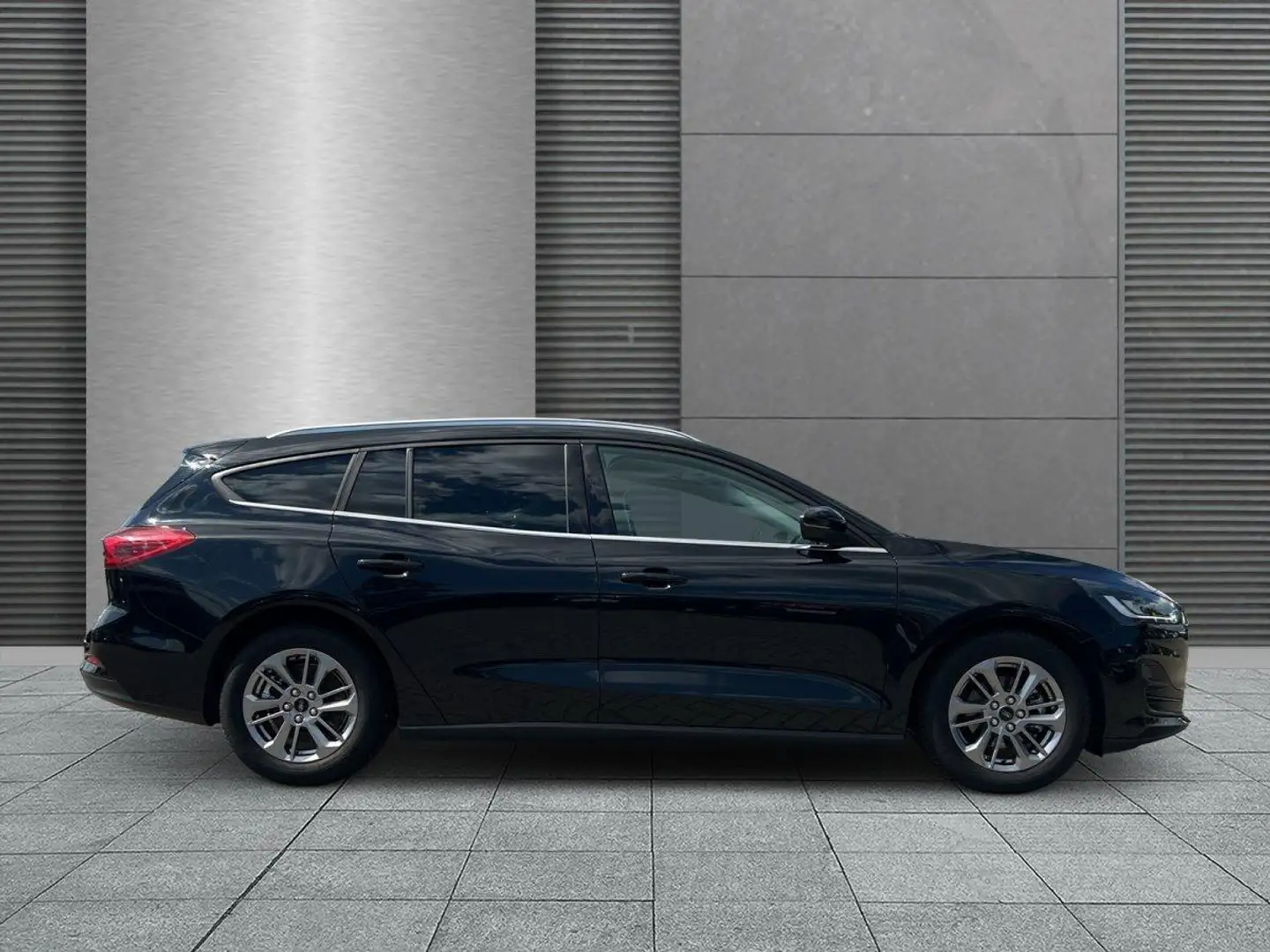 Ford Focus Turnier Titanium X+Winterpaket+LED+RFK 1.0 EcoB... Schwarz - 2