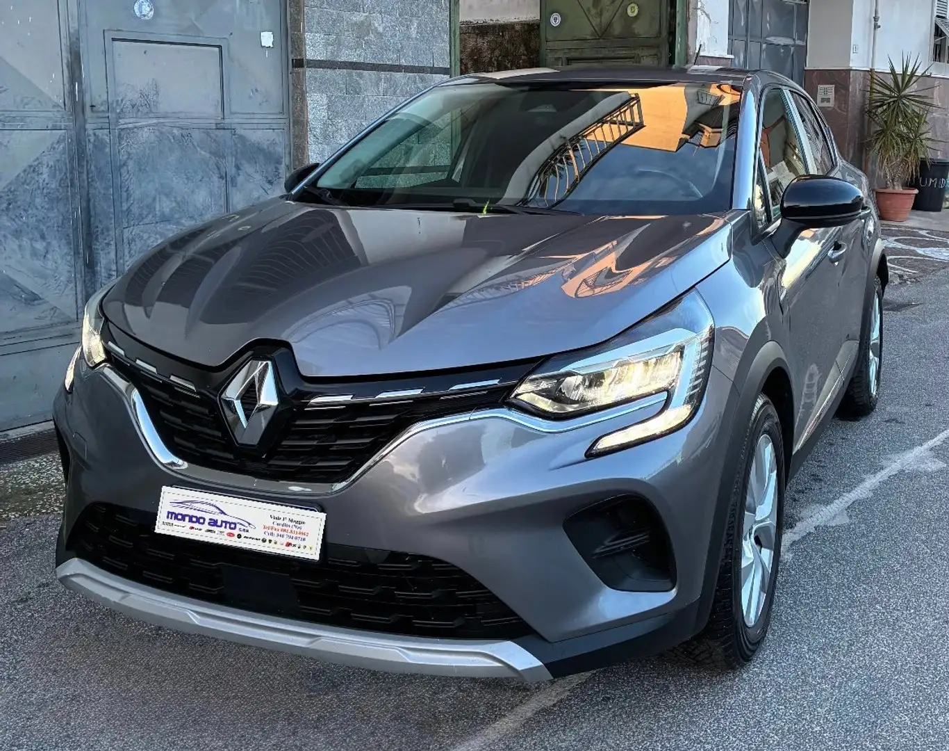 Renault Captur 1.5 BLUE DCI 115 CV EDC  BUSINESS Grigio - 1