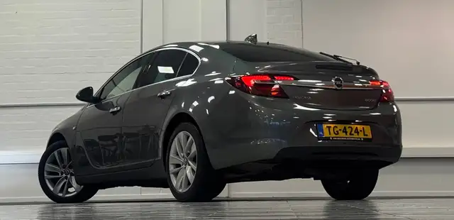 Opel Insignia view 5