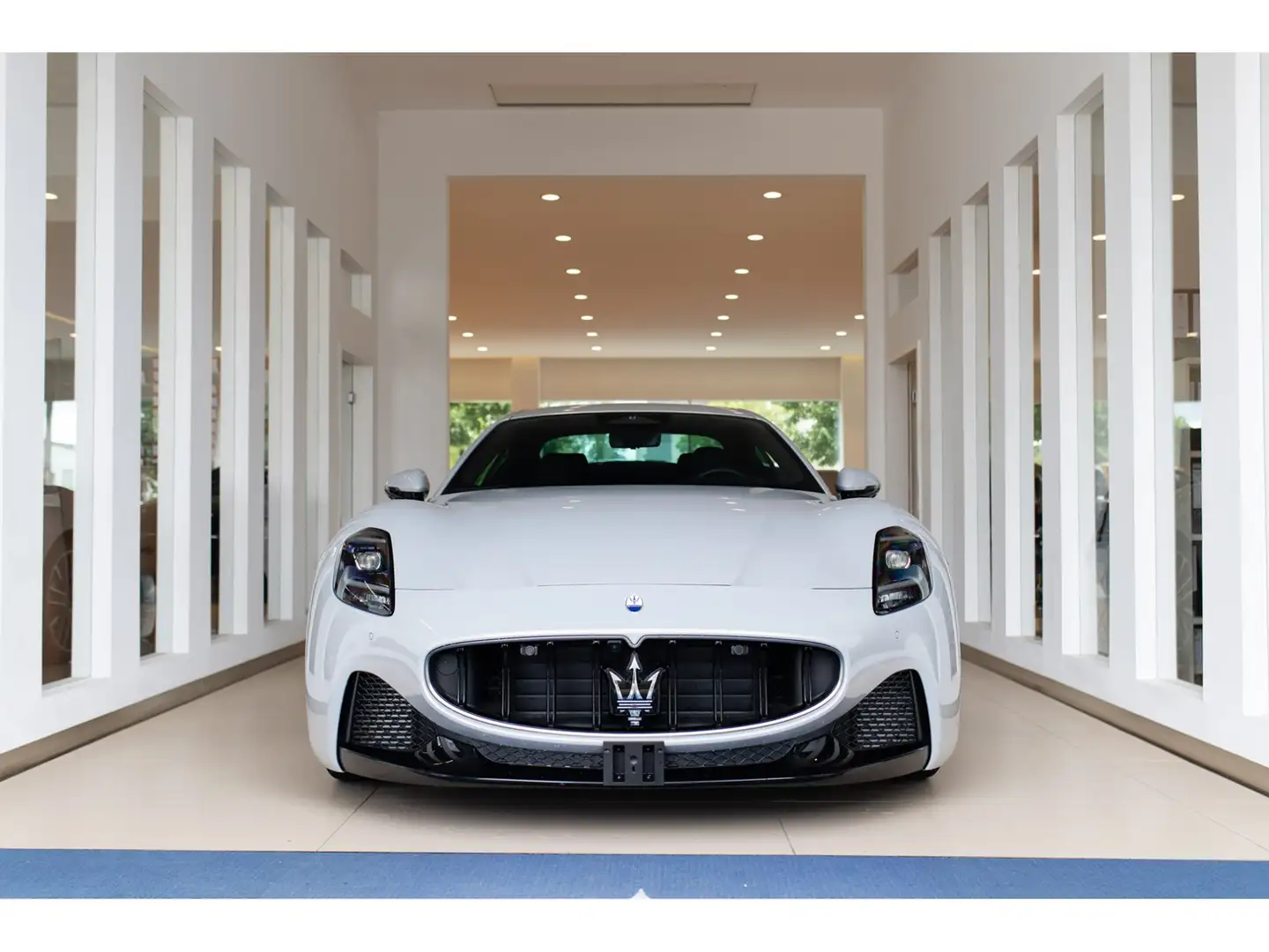 Maserati GranTurismo Modena *Sonderlackierung Grigio Cangiante* Šedá - 1