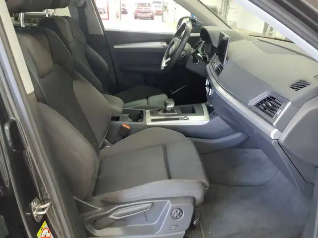 Audi Q5 view 7