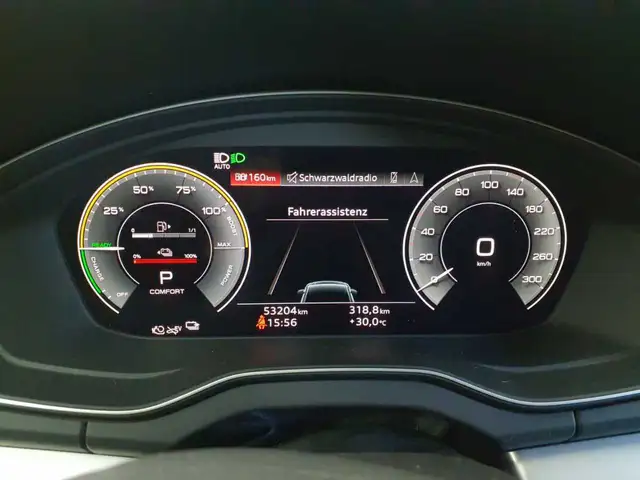 Audi Q5 view 11