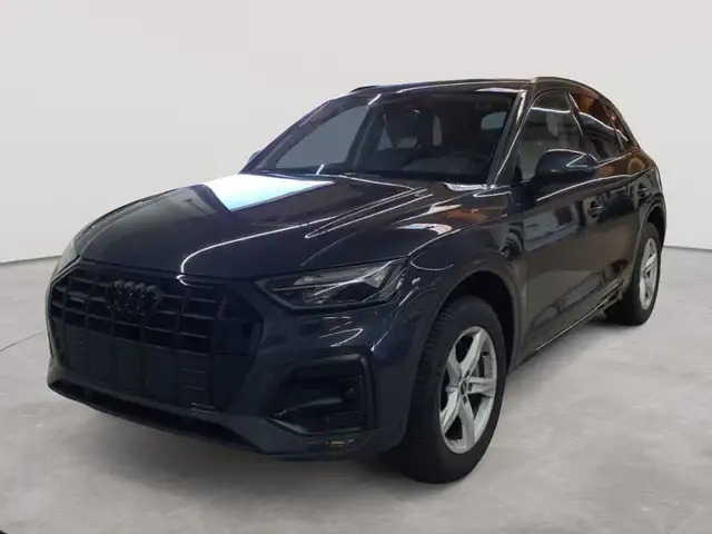 Audi Q5 view 2