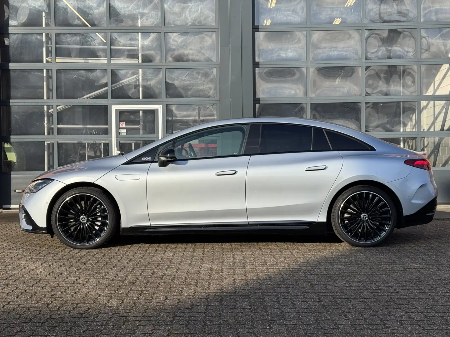 Mercedes-Benz EQE 350 350+ Premium Plus AMG Line 91 kWh Automaat | Distr Plateado - 2