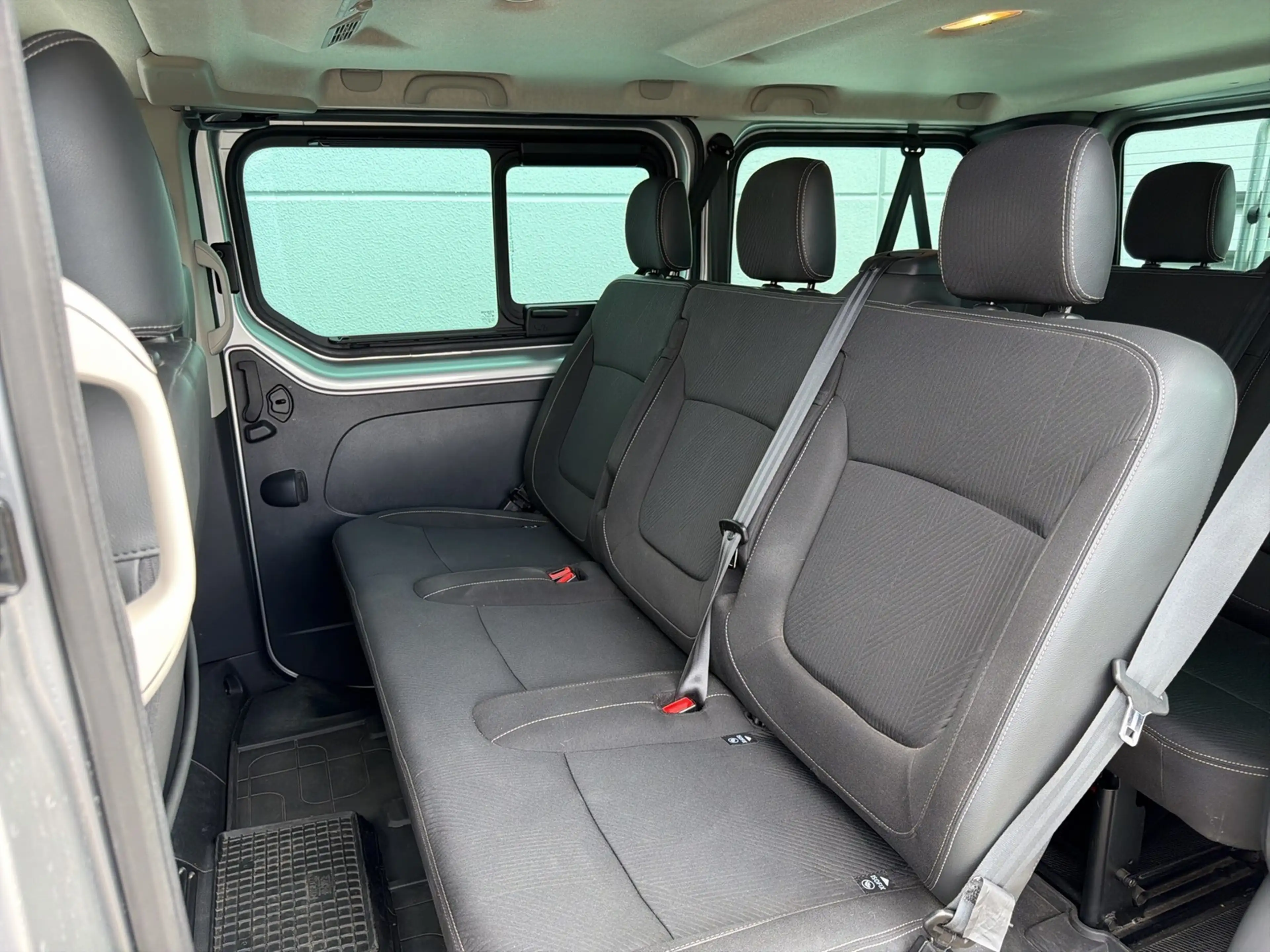 Nissan NV300 2.7 dCI DCT Kombi Premium L1H1 KAMERA — photo 9