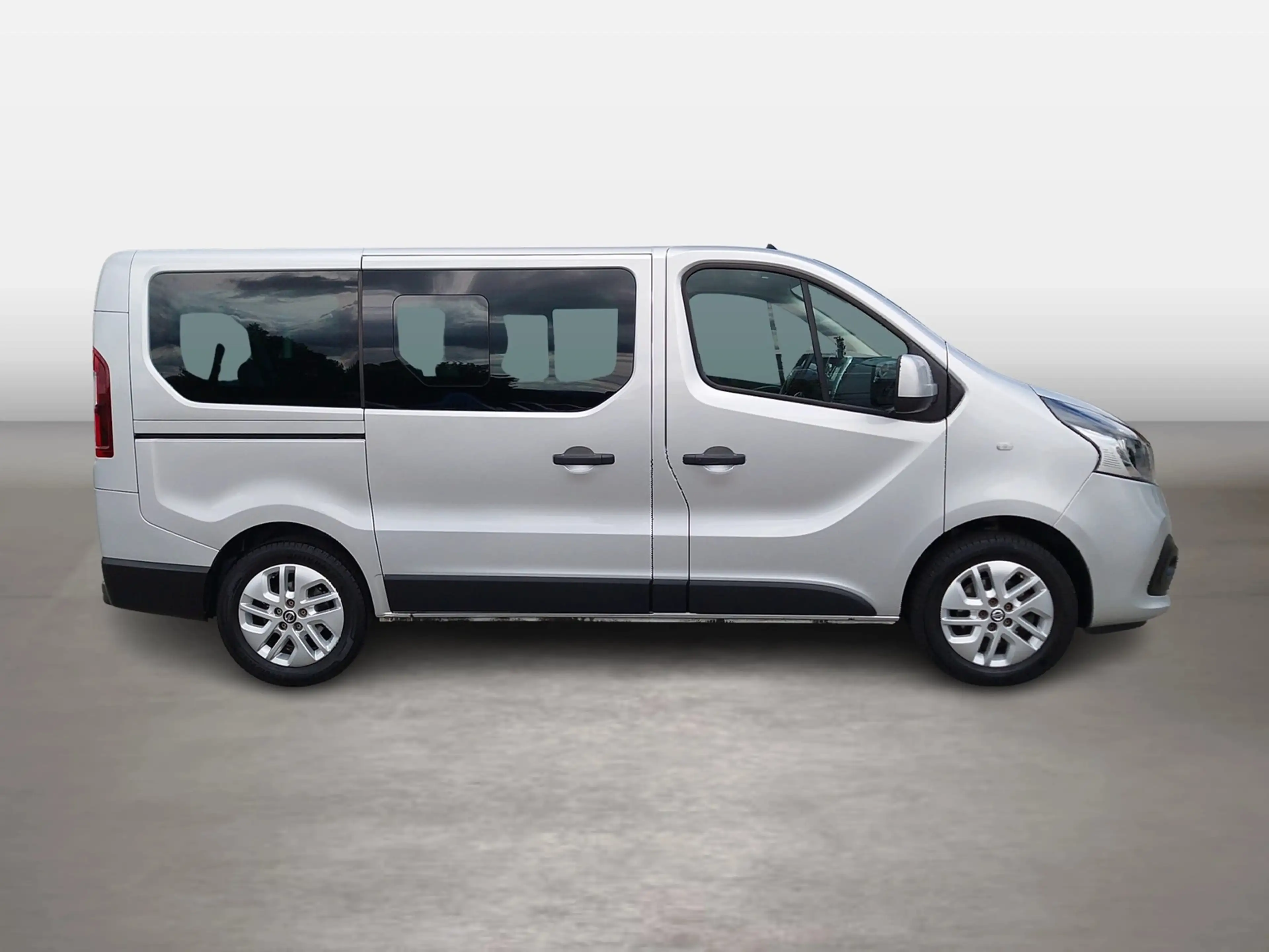 Nissan NV300 2.7 dCI DCT Kombi Premium L1H1 KAMERA — photo 7