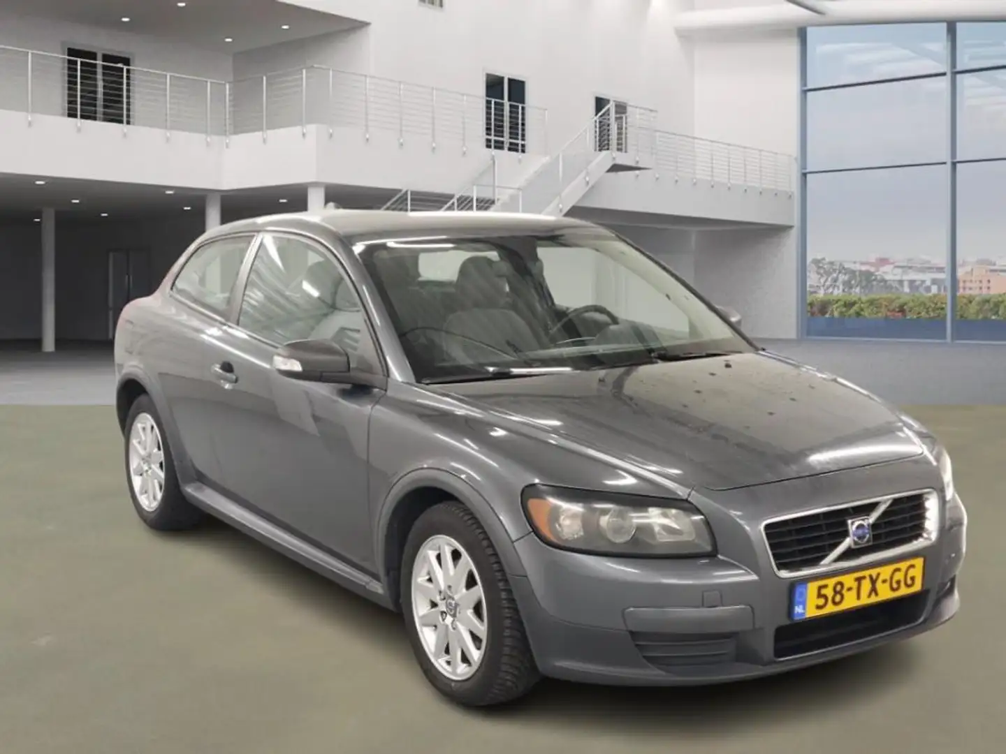 Volvo C30 1.8 Kinetic Gris - 2