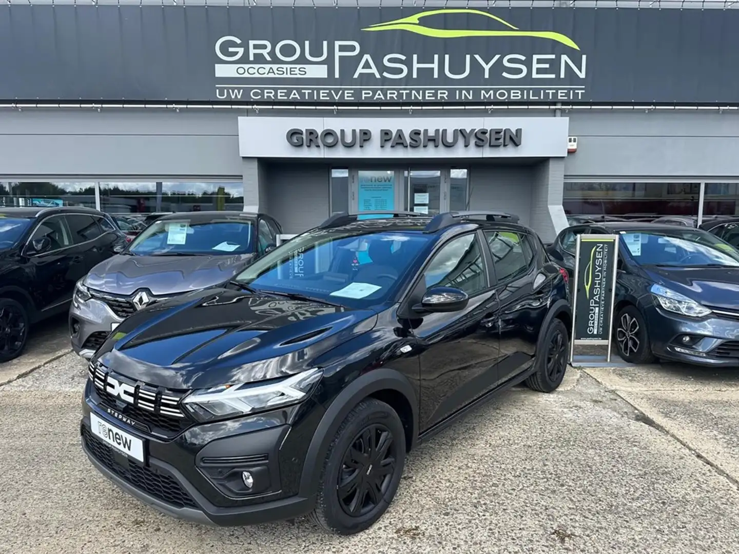 Dacia Sandero Stepway EXPRESSION TCe 90 Black - 1