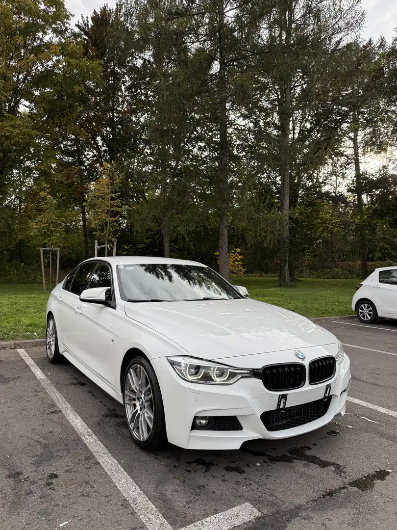 BMW 320 F30 320xd - 1