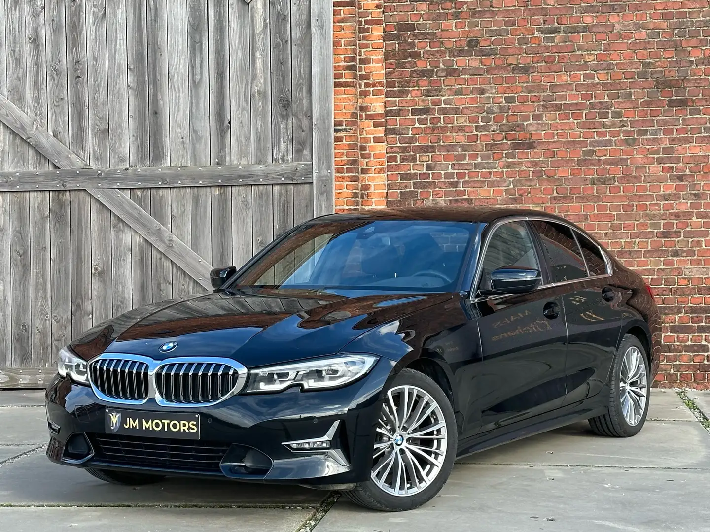 BMW 320 i Aut. Luxury Line Black - 1