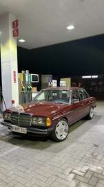 W123