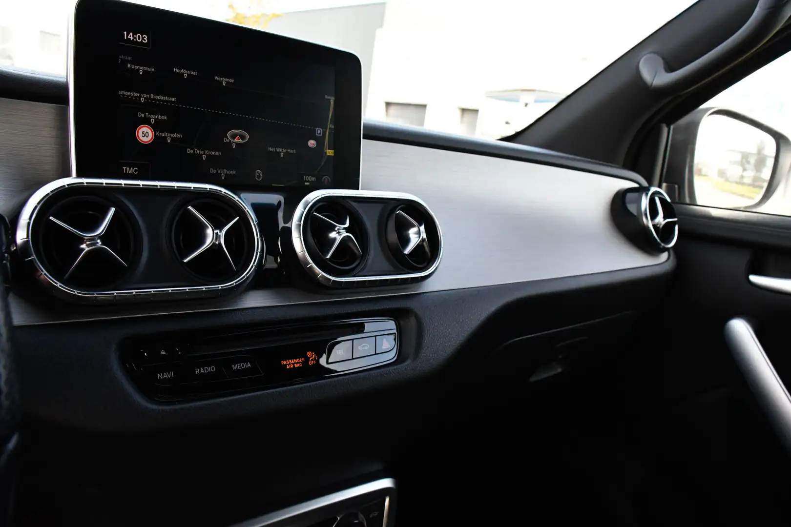 Mercedes-Benz X 250 d 4-MATIC DC Power 360 Camera, Cruise, 4x4, Stoelv Grijs - 2