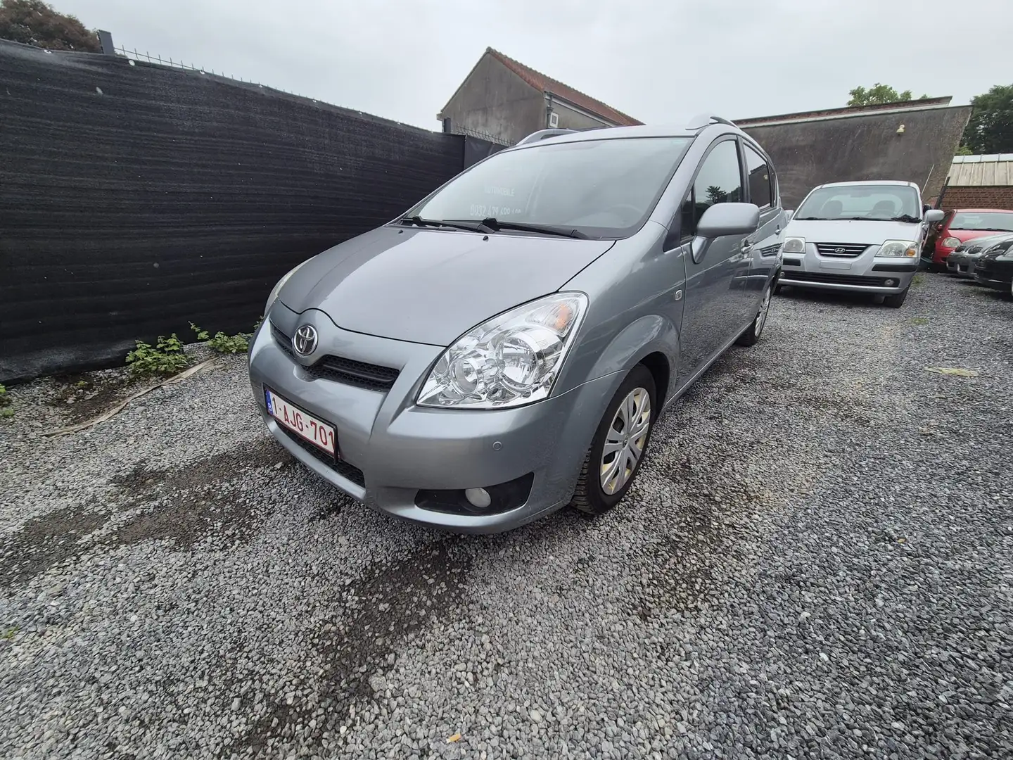 Toyota Corolla Verso 1.6i VVT-i 16v Linea Tribe 5pl. Gris - 1