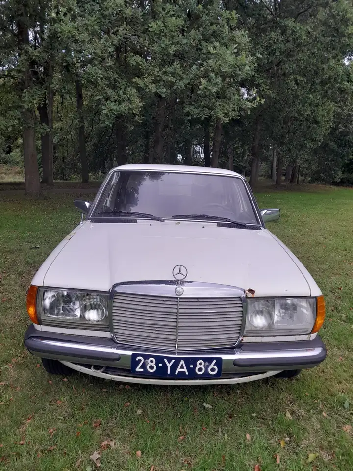 Mercedes-Benz 300
