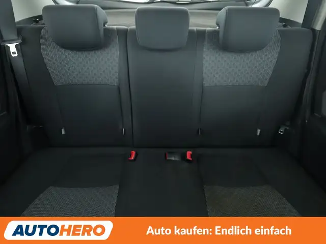 Toyota Yaris view 15