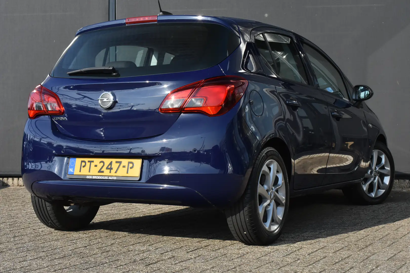 Opel Corsa 1.4 Online Edition+ | Navigatie | Comfortstoelen | Bleu - 2