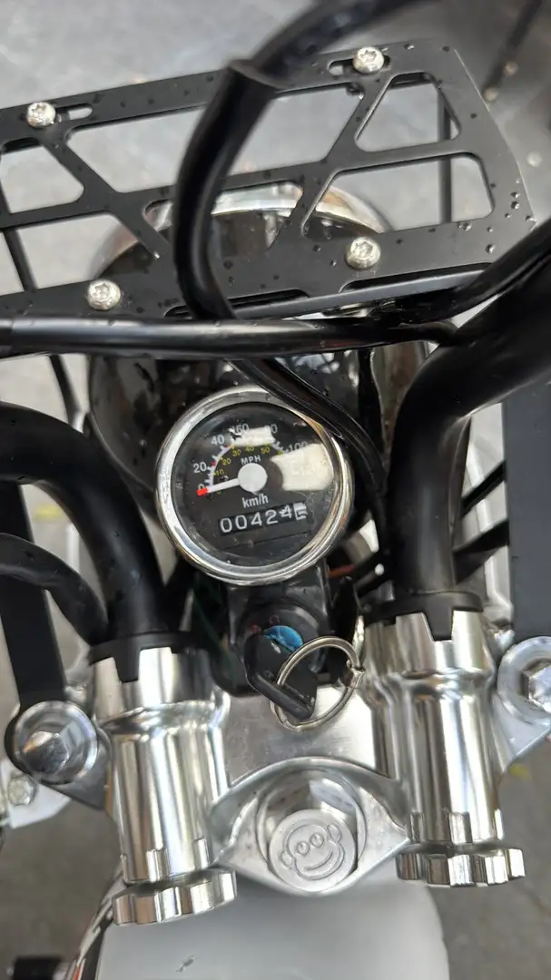 Honda Z 50 Monkey Bianco - 2