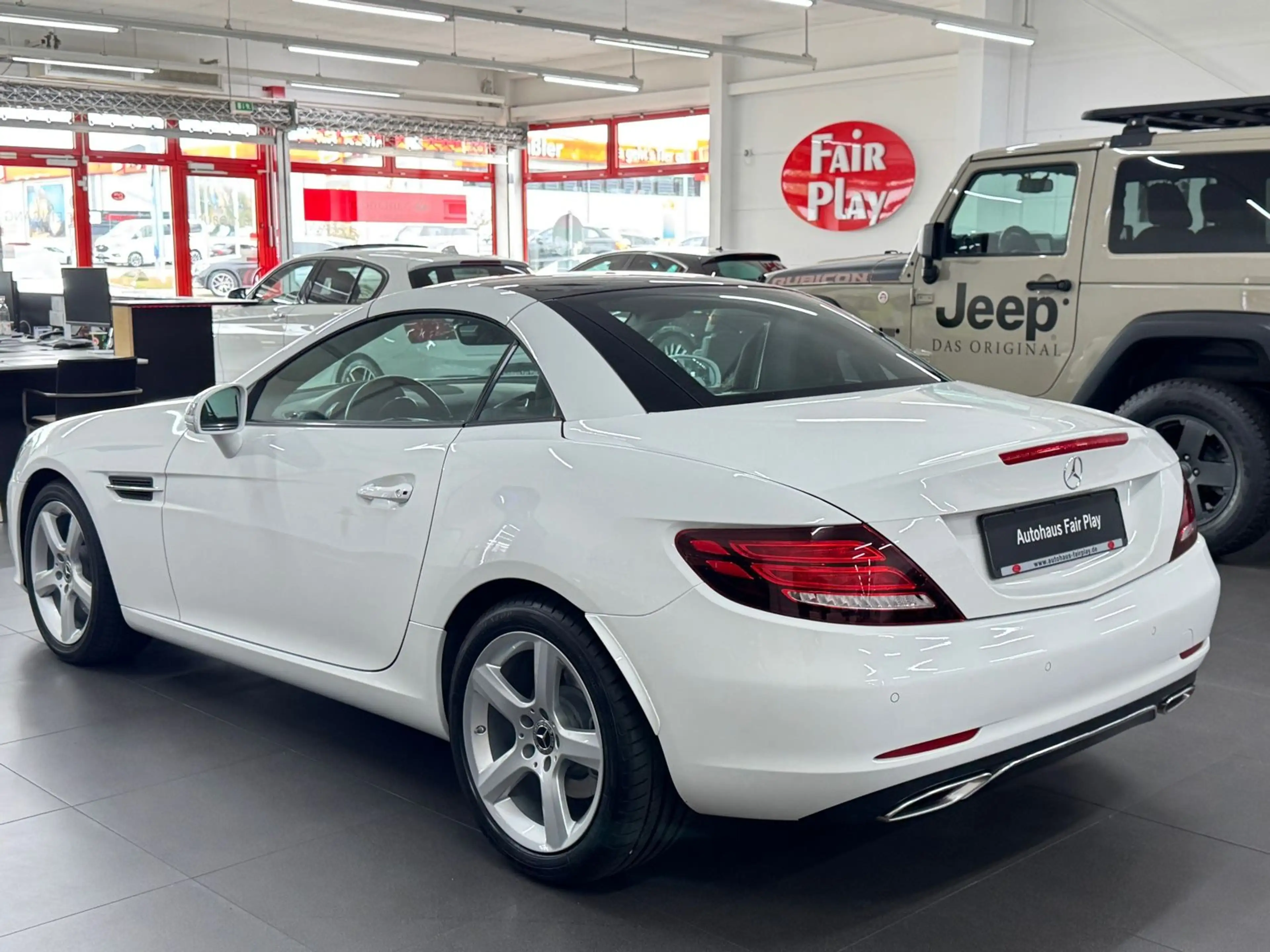 Mercedes-Benz SLC 200 SLC Roadster UNFALLFREI, Garagenwagen!!! — photo 10