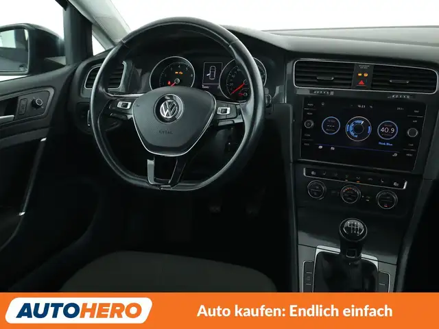 Volkswagen Golf view 13
