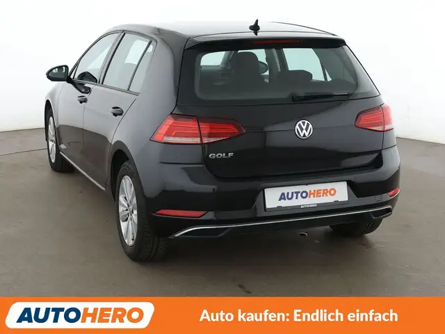 Volkswagen Golf view 4