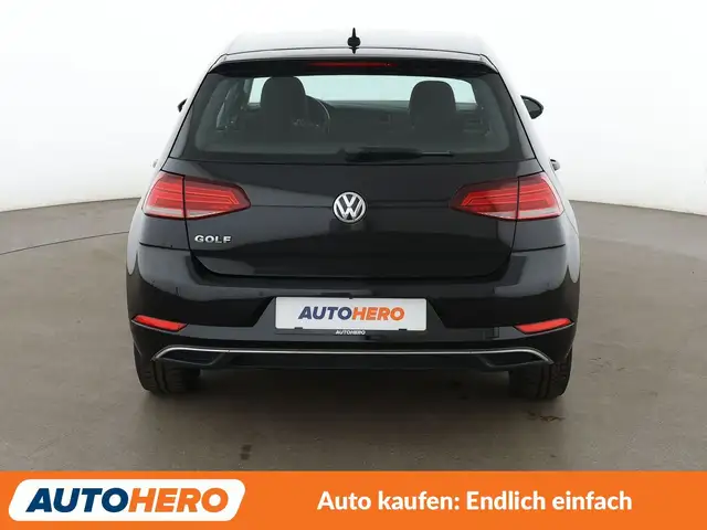 Volkswagen Golf view 5