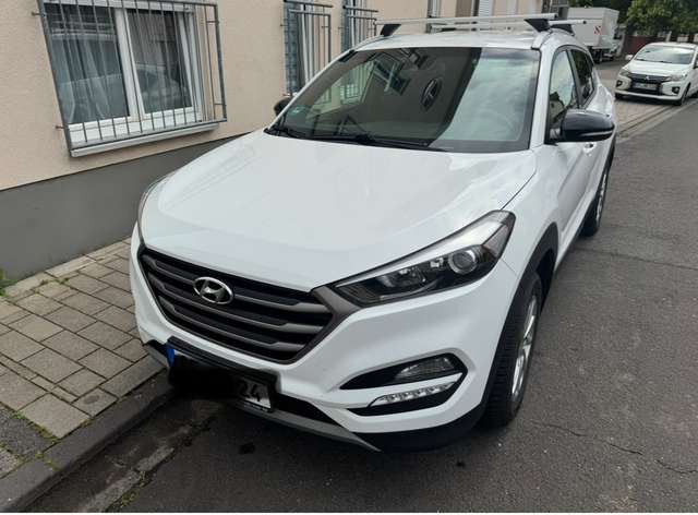 Imagine Hyundai TUCSON blue 1.6 GDi 2WD Passion