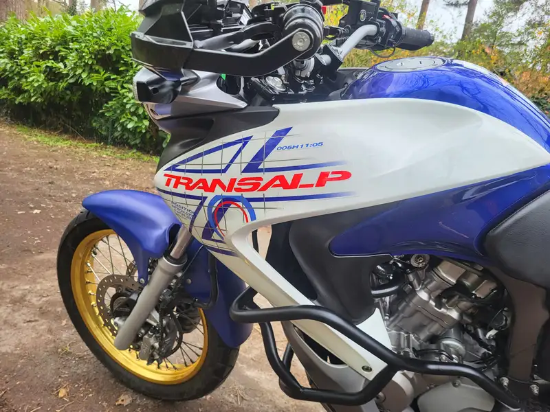 Honda XL 700 - foto 5