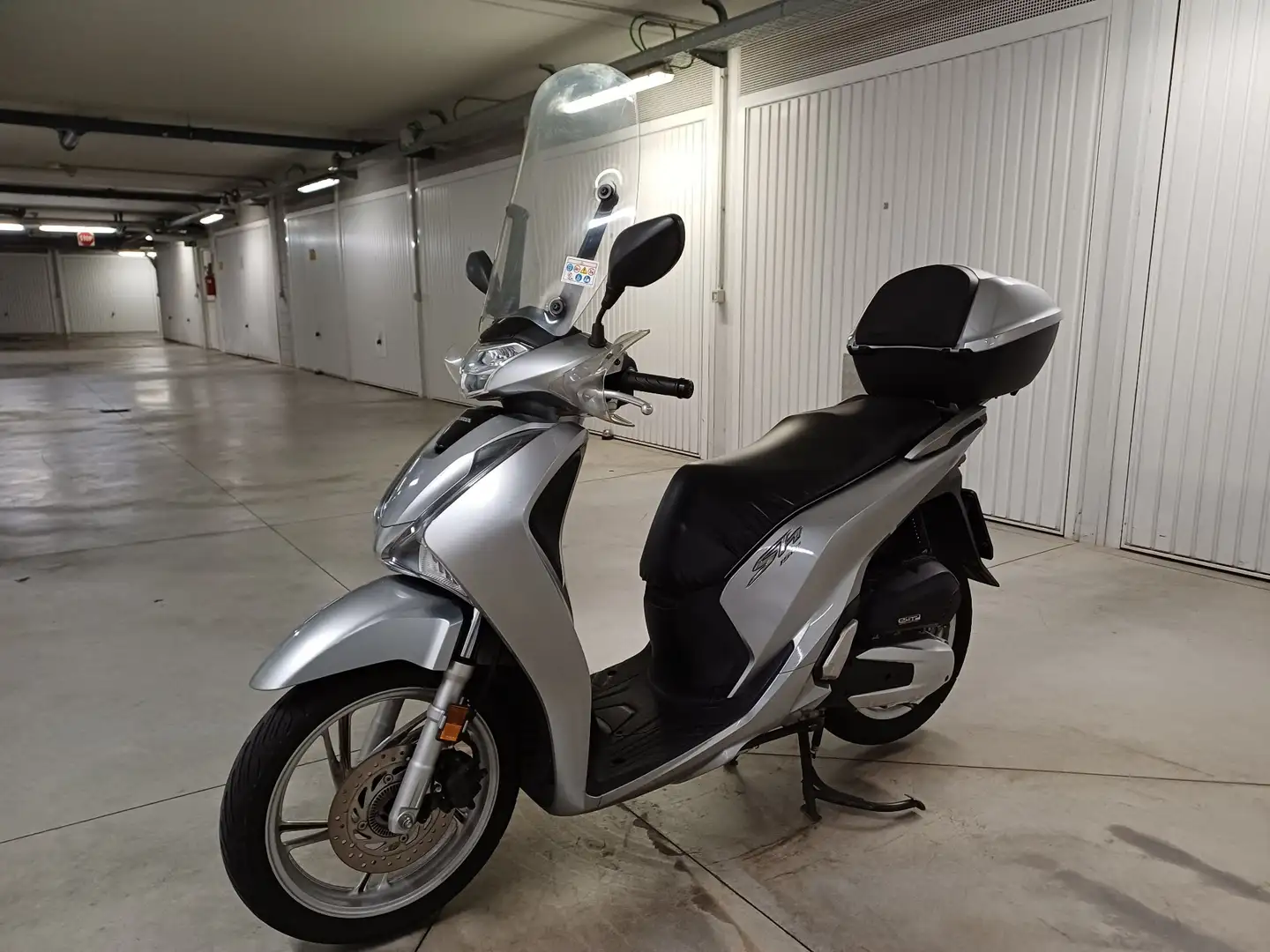Honda SH 150i Argent - 1