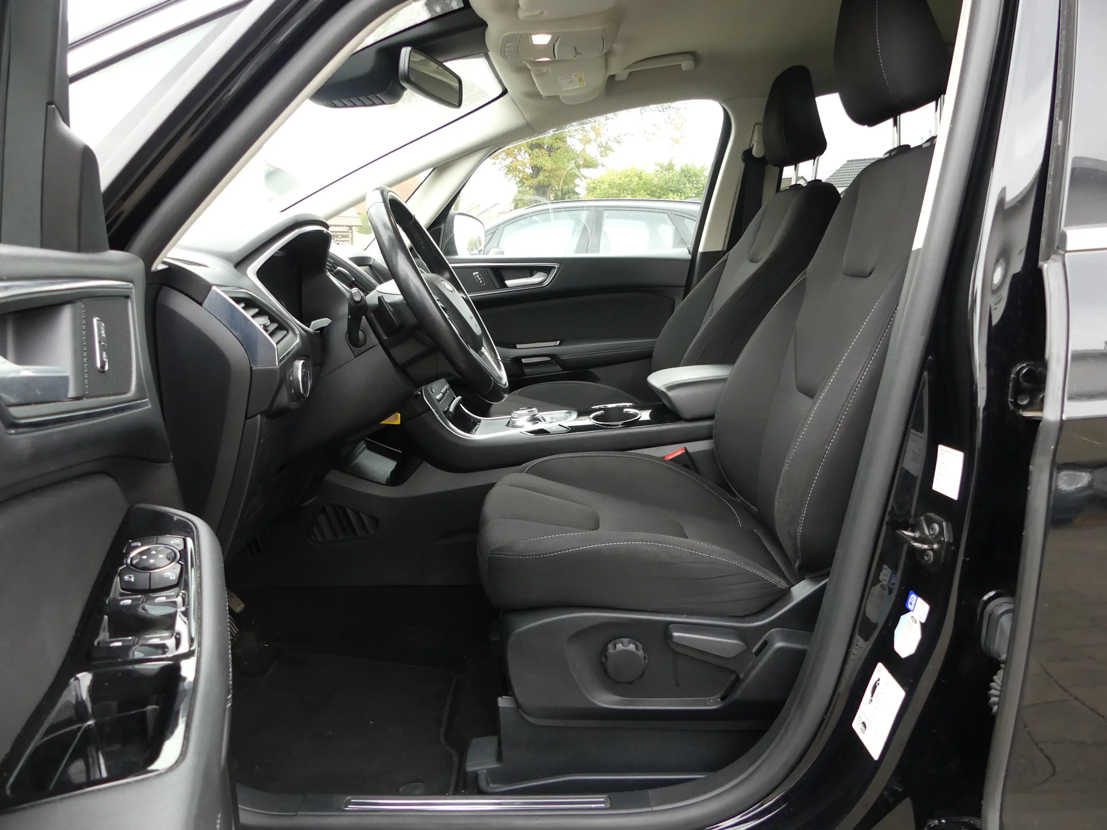 Ford S-Max Titanium Aut. | NAVI | CAR-PLAY | 7-SITZER — photo 9