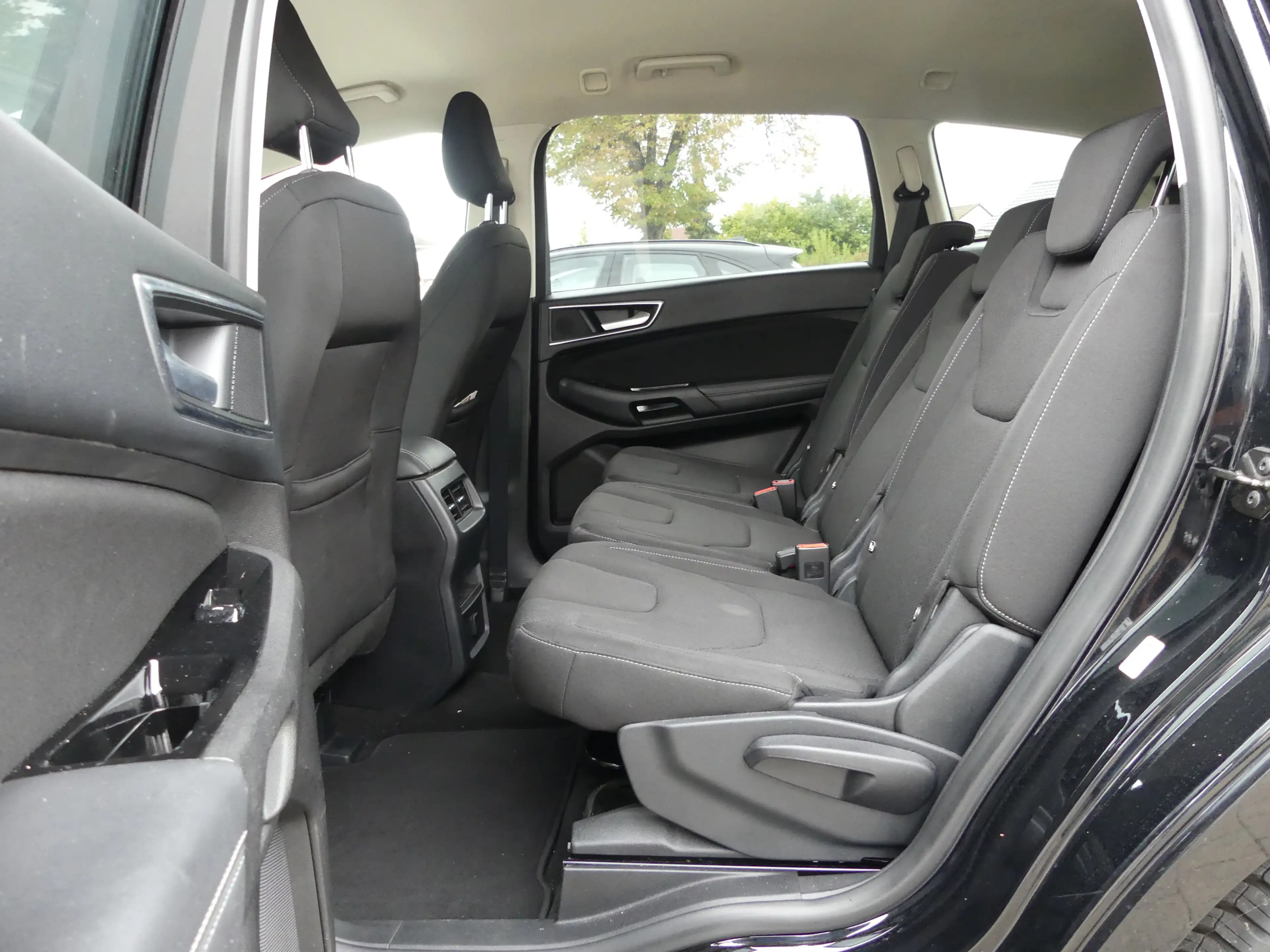 Ford S-Max Titanium Aut. | NAVI | CAR-PLAY | 7-SITZER — photo 10