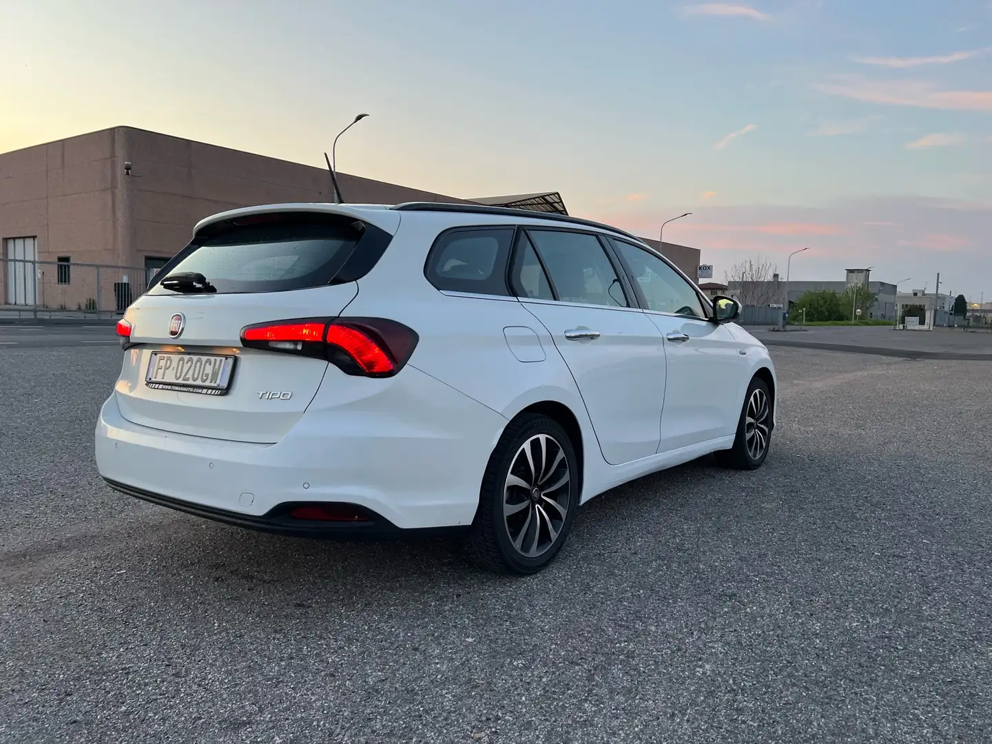 Fiat Tipo 1.6 MultiJet Lounge - 2