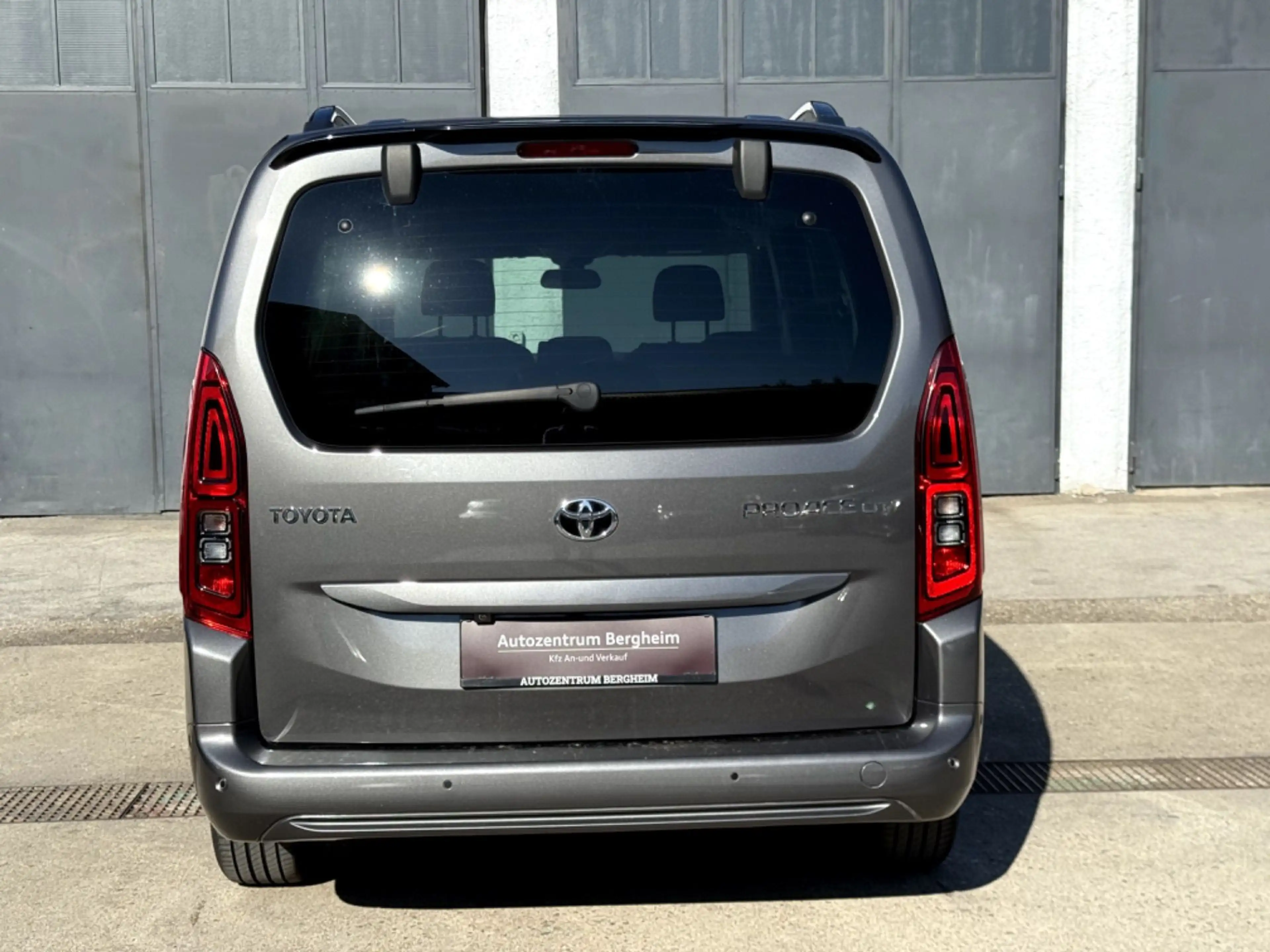 Toyota Proace City Verso L2 1,2 130 Family+ Aut. — photo 11