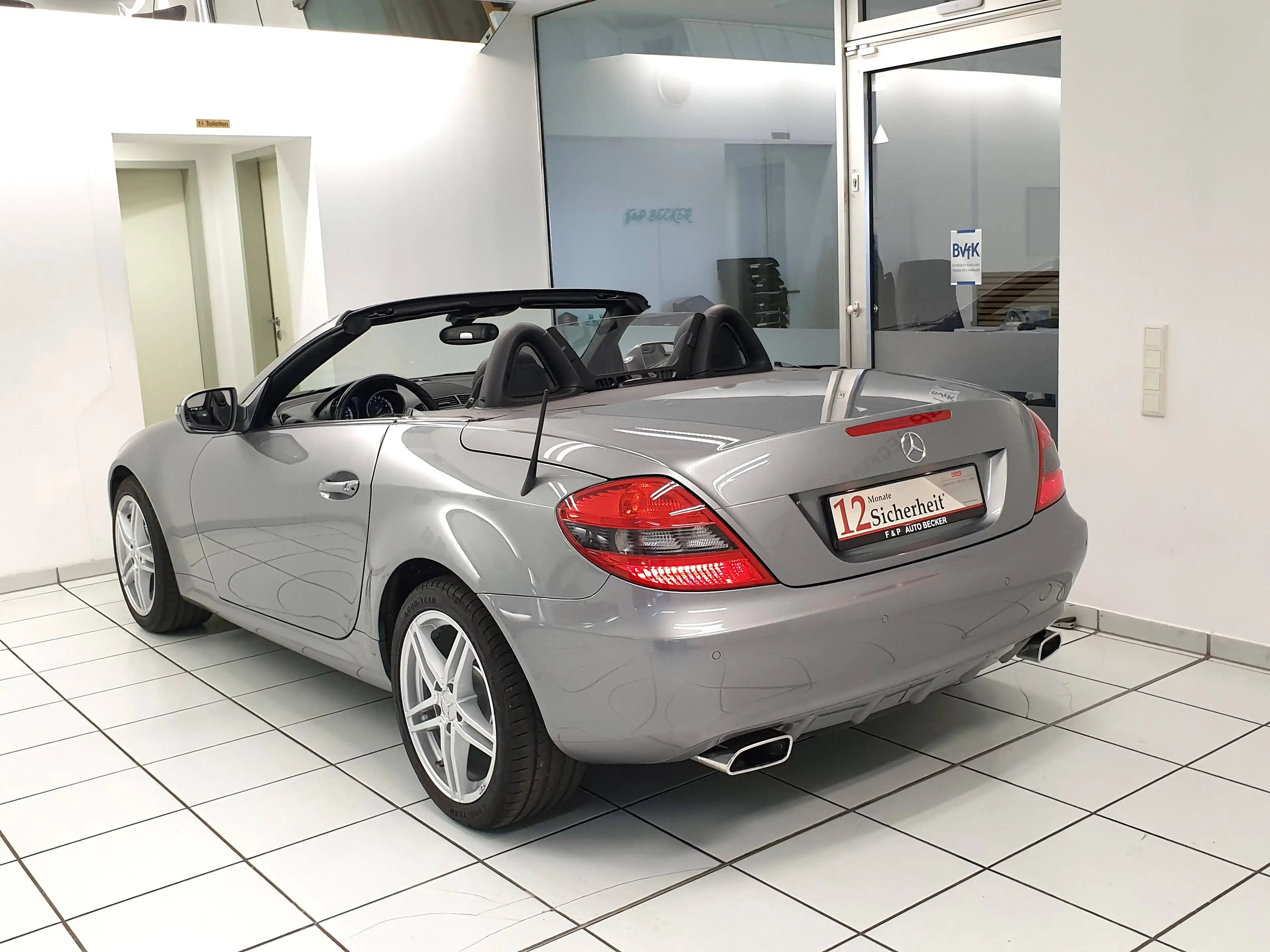 Mercedes-Benz SLK 200 SLK 200 Kompressor Automatik Scheckheft Airscarf — photo 8