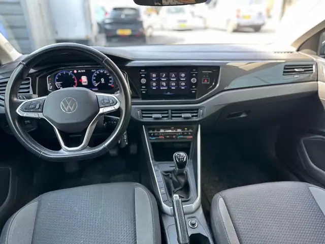 Volkswagen Polo view 2