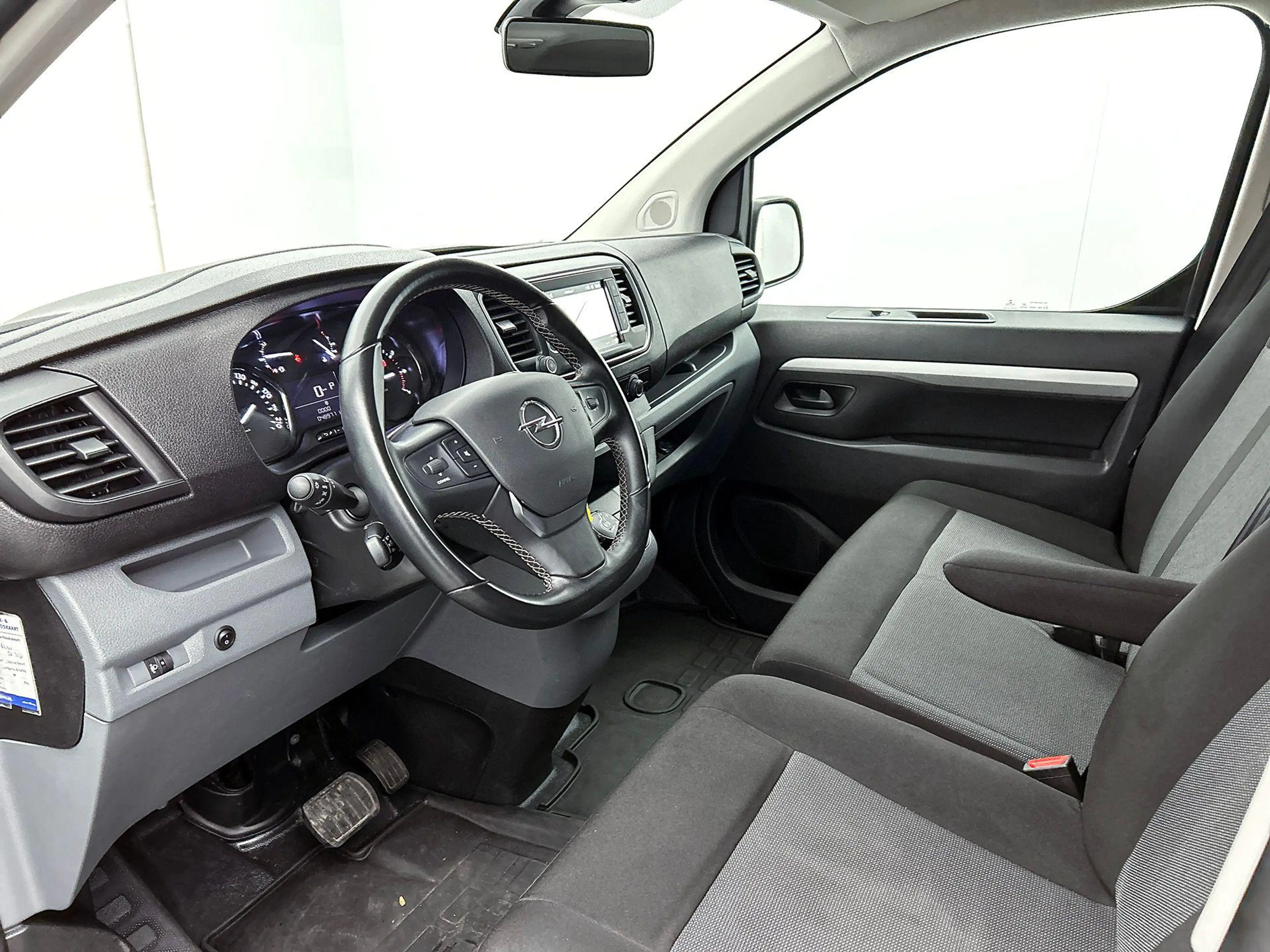 Opel Vivaro 145pk Automaat L3H1 Dubbele cabine Navigatie Camer — photo 20