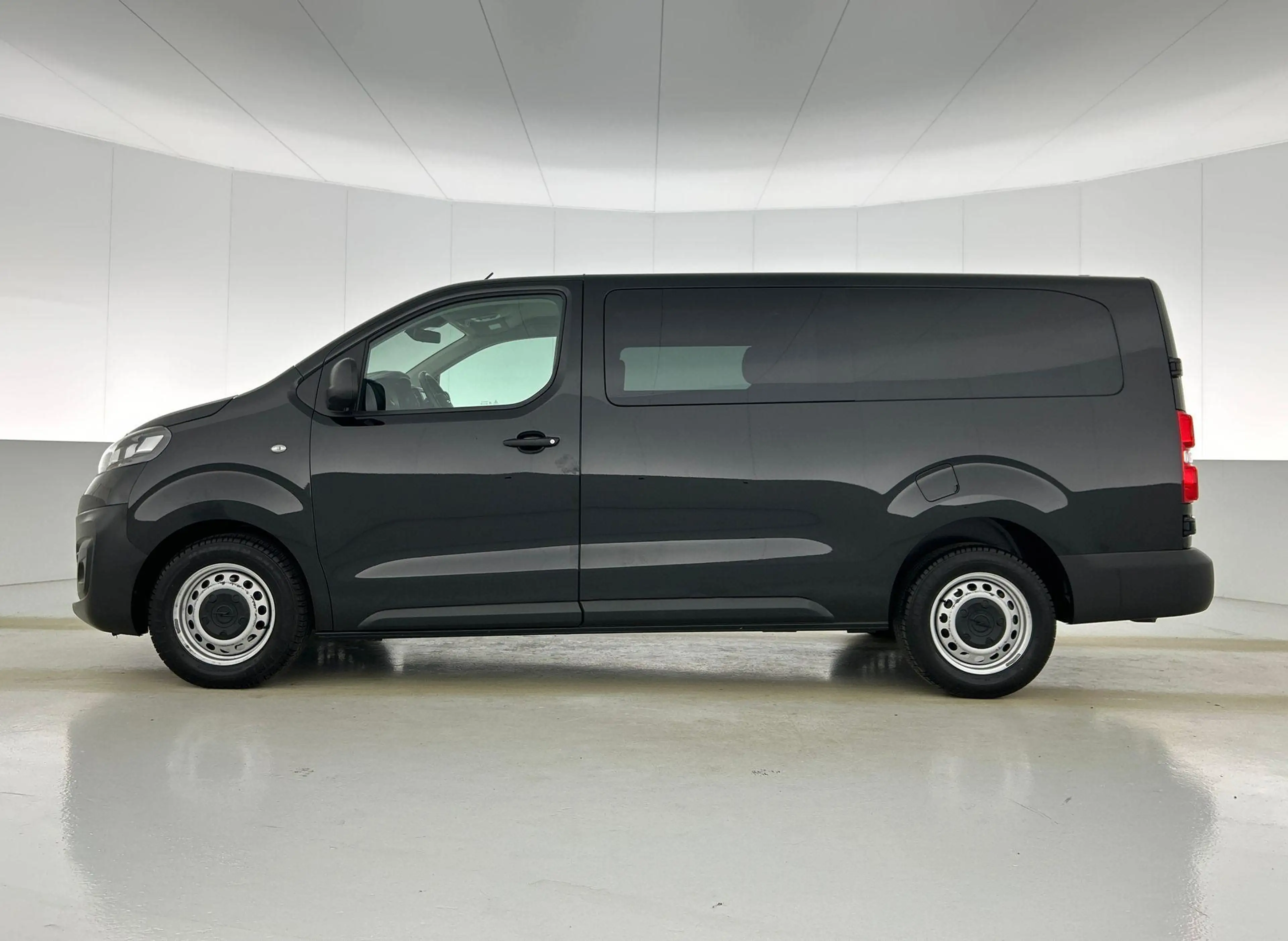 Opel Vivaro 145pk Automaat L3H1 Dubbele cabine Navigatie Camer — photo 2