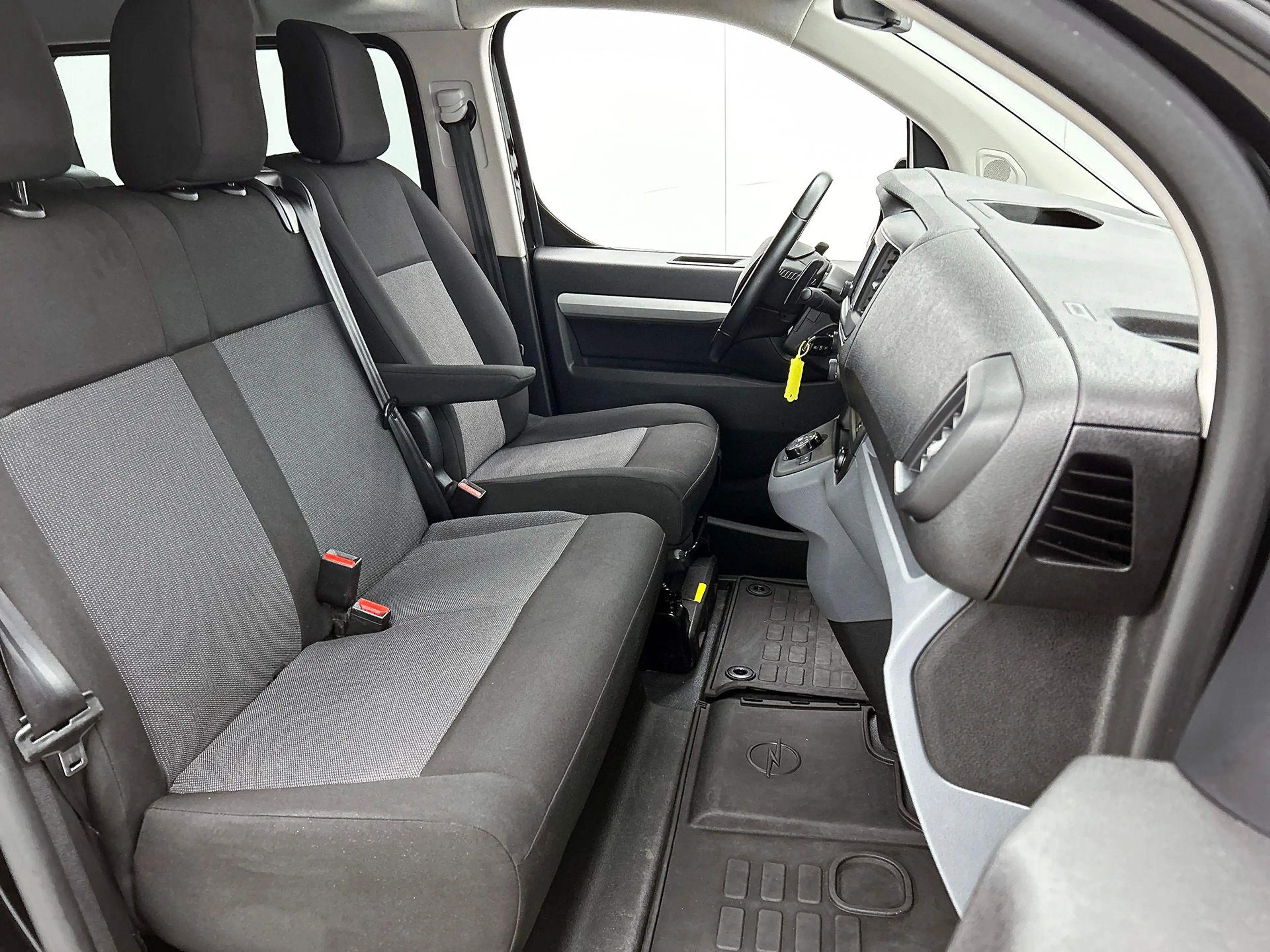 Opel Vivaro 145pk Automaat L3H1 Dubbele cabine Navigatie Camer — photo 34