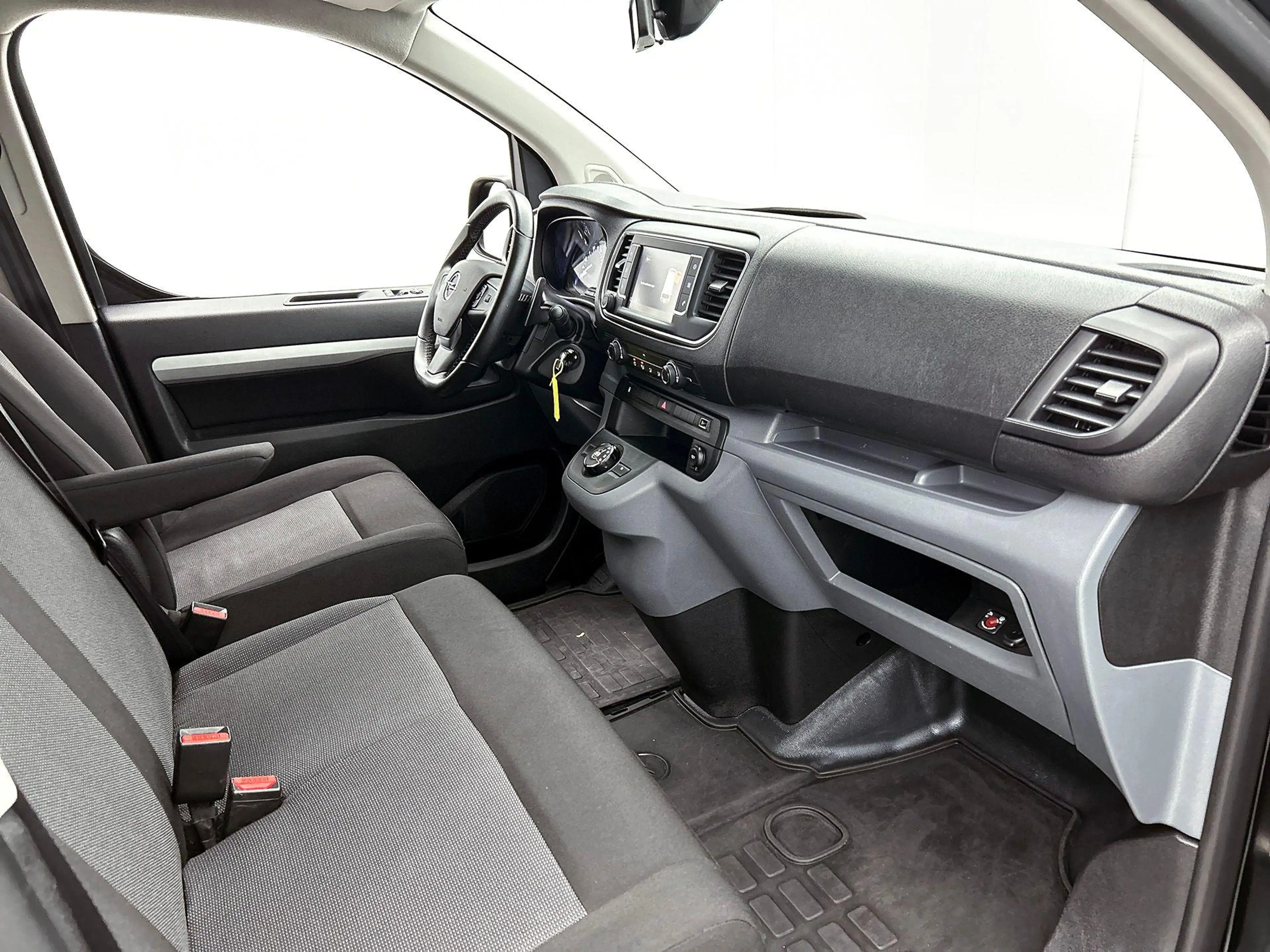 Opel Vivaro 145pk Automaat L3H1 Dubbele cabine Navigatie Camer — photo 22