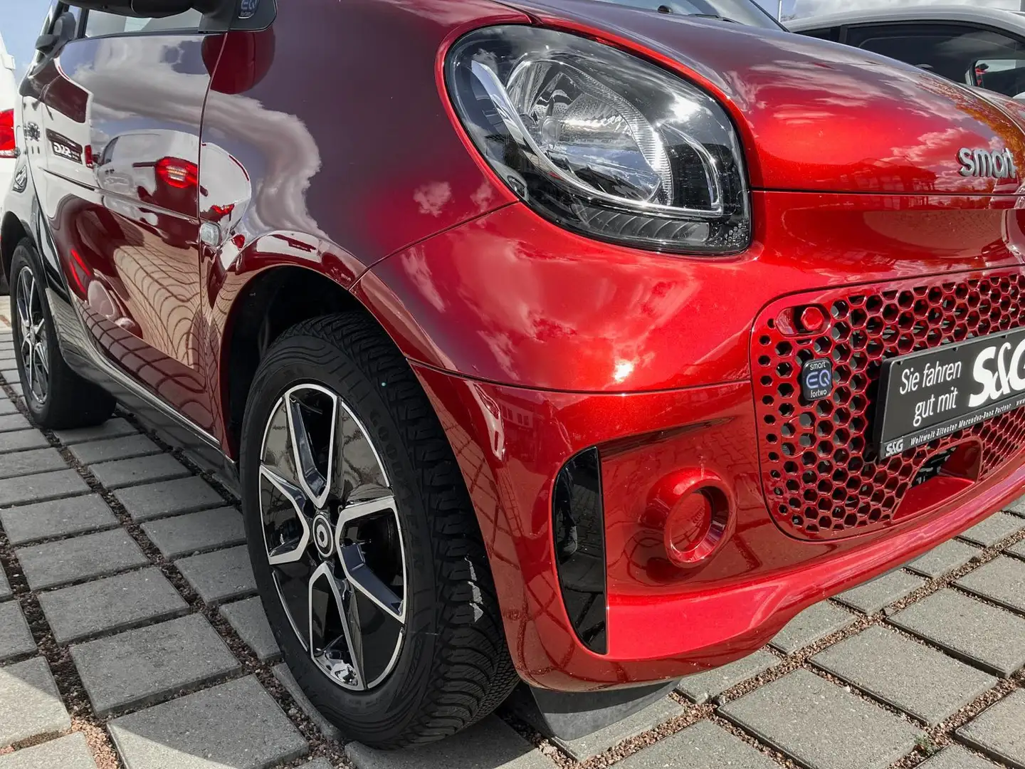 smart forTwo EQ cabrio passion Sidebags+Tempomat+15 Rood - 2