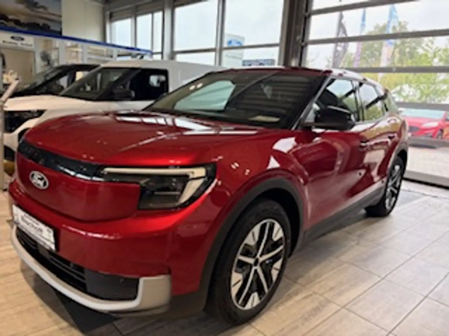 Ford Explorer Elektromotor mit Extended Range RWD 77kWh Explorer Rot - 1