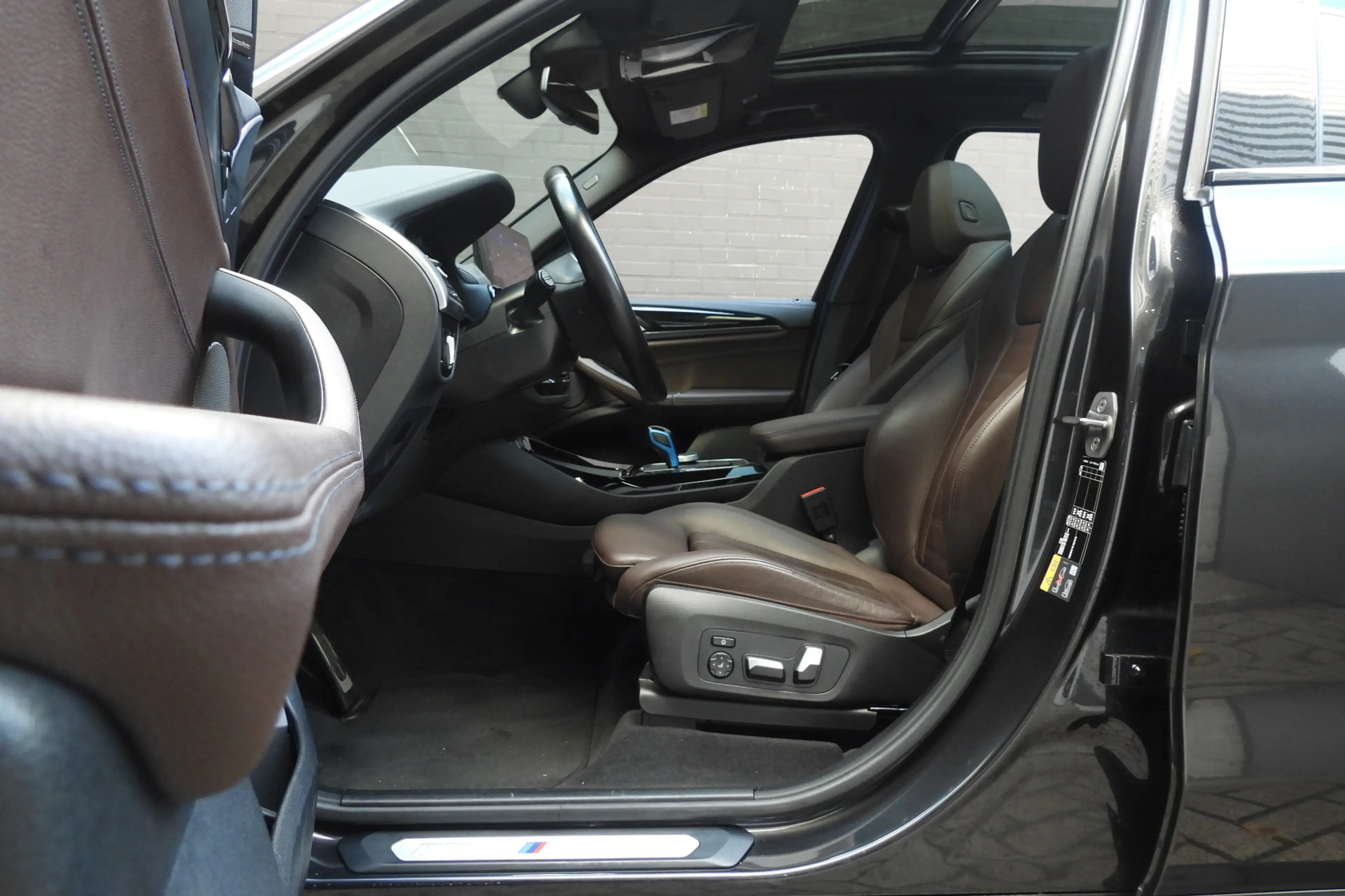BMW iX3 High Executive M Sport / Trekhaak / Sportstoelen / — photo 15