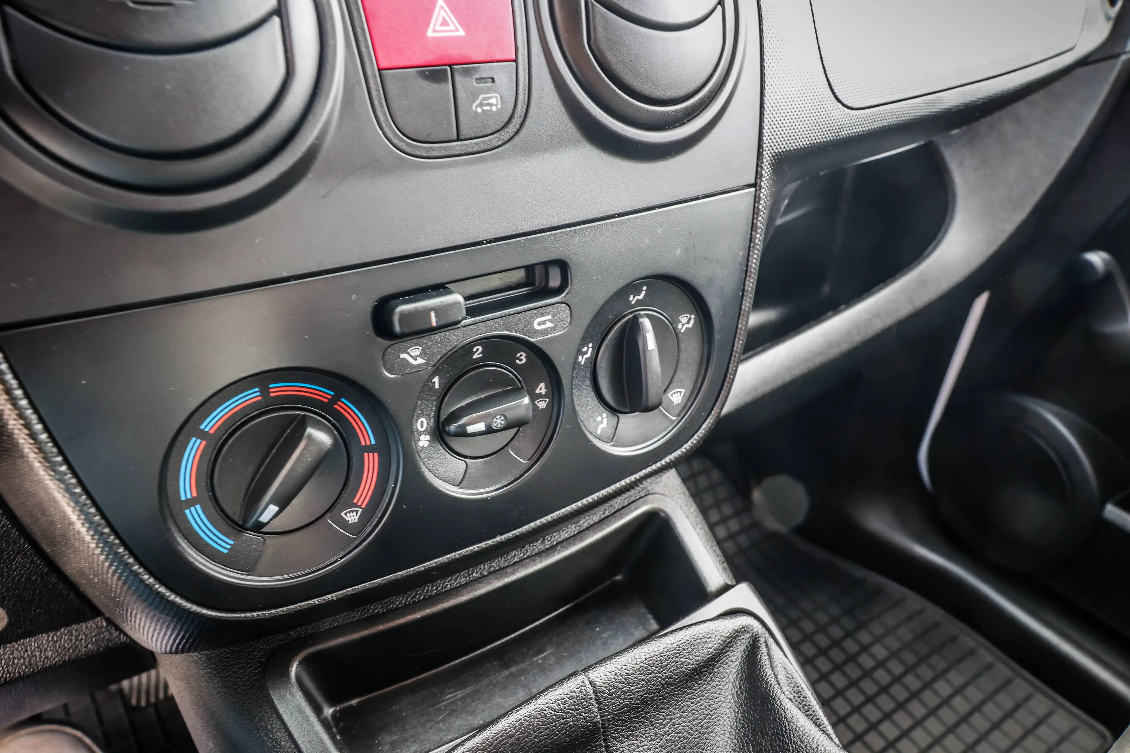 Fiat Fiorino NIEUWSTAAT*APPLE-CARPLAY*PARKEERSENSOREN*AFGEWERKTE-LAADRUIMTE* — photo 13