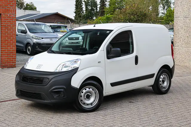 Fiat Fiorino NIEUWSTAAT*APPLE-CARPLAY*PARKEERSENSOREN*AFGEWERKTE-LAADRUIMTE*