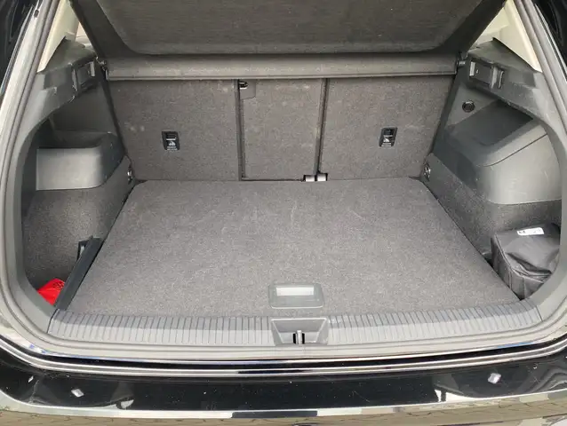 Volkswagen Tiguan view 13