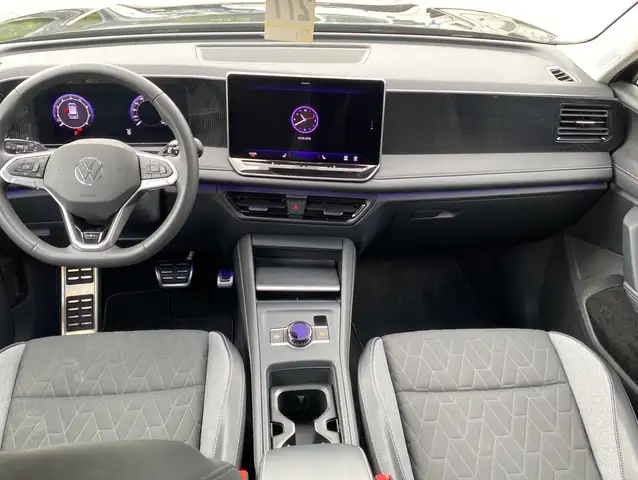 Volkswagen Tiguan view 11
