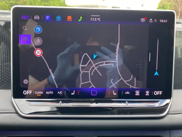 Volkswagen Tiguan view 18